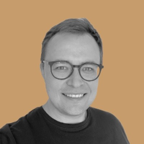 logótipo de Maciej Kukulka